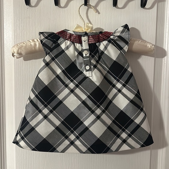 💖HOST PICK💖 Gymboree Plaid Baby Dress with Bow (Size 0-3 months) - Picture 2 of 4